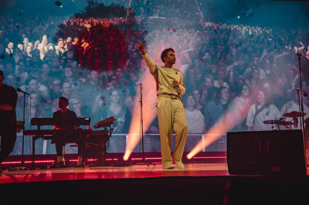 Clueso at Barclays Arena, Hamburg